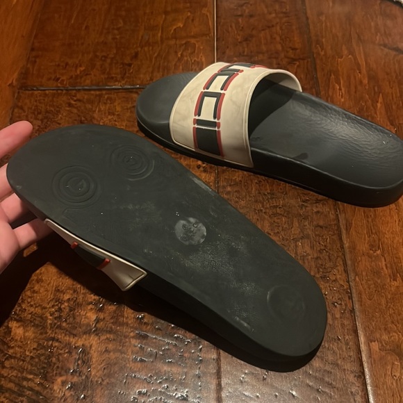 Gucci slides - Picture 3 of 3